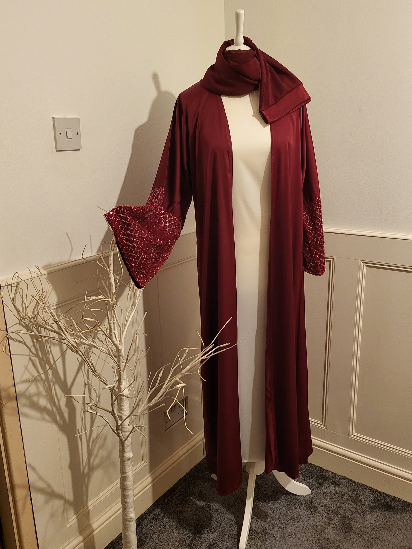 مُتَقَاطِع ~ Mutaqatie Abaya Set